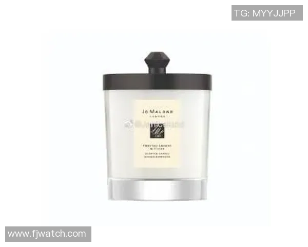 喷雾场足球明星联名款限量发售引领时尚潮流新风尚 喷雾场足球明星联名款限量发售引领时尚潮流新风尚