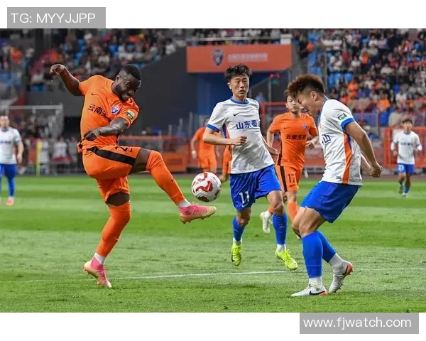 足球明星泰叙昆的传奇之路与辉煌成就解析 足球明星泰叙昆的传奇之路与辉煌成就解析